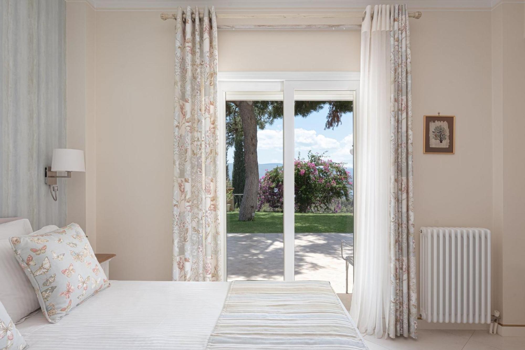 Villa Fantasia Isthmia Eksteriør bilde